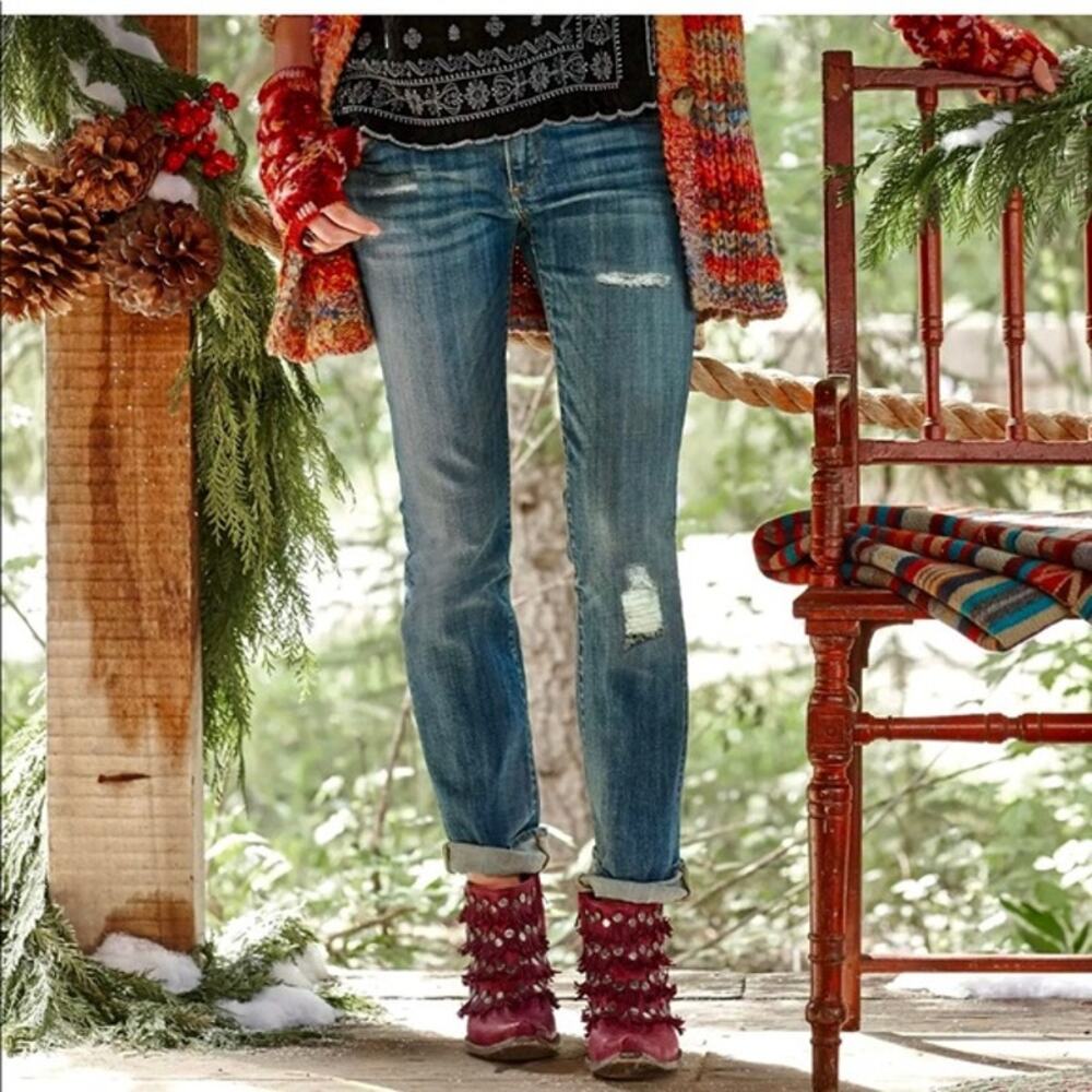 Driftwood Distressed Audrey Jeans Size 26